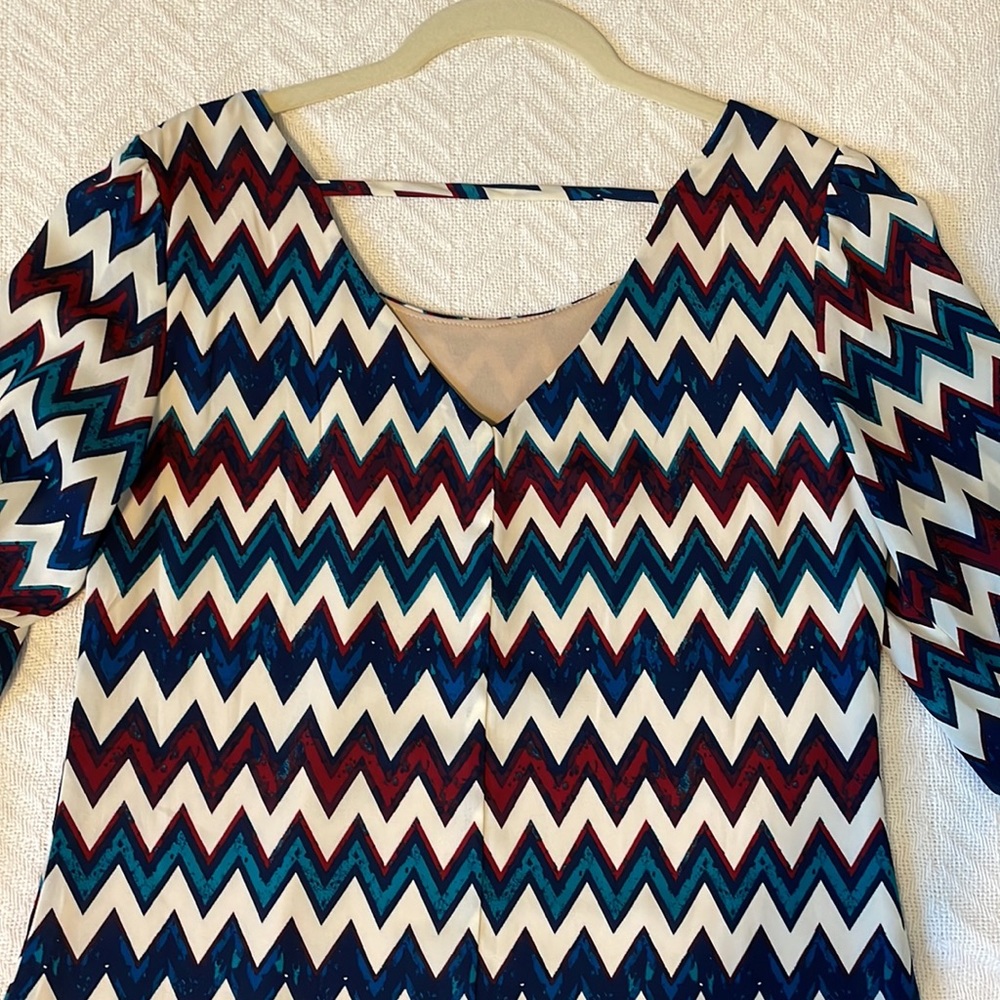 Speechless Shift Dress Burgundy Navy Chevron Print - Picture 7 of 14